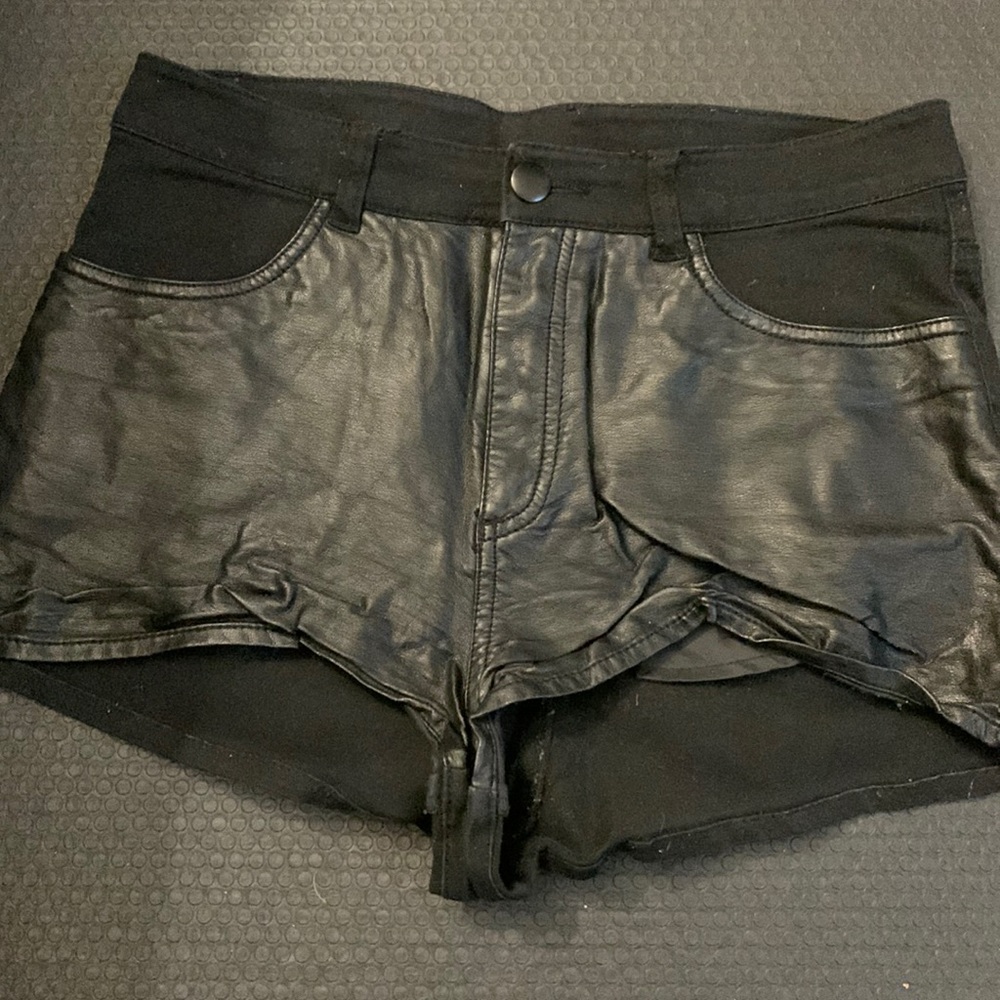 Short shorts, pattent leather and cotton.